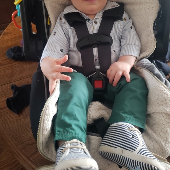 Carter's 12 month button down set - Picture 3 of 3